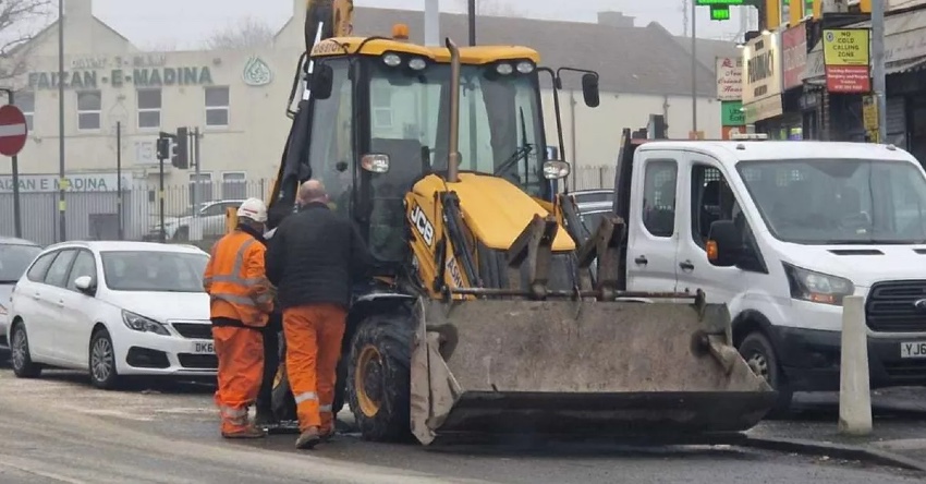JCB DIGGER AND PHV COLLIDE IN BORDESLEY GREEN MAJOR COMMUTER DELAYS REPORTED