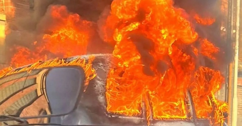 POLICE LAUNCH INVESTIGATION AFTER GLASGOW TAXI TORCHED IN 