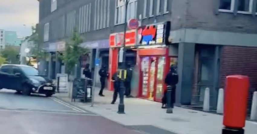 STOKE ON TRENT TAXI DRIVER THREATENED WITH GUN IN TERRIFYING ROADSIDE INCIDENT