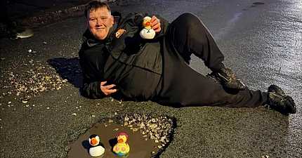 CREWE CABBIE MAKES A SPLASH WITH RUBBER DUCK POTHOLE PROTEST