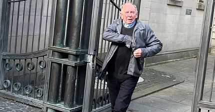 EDINBURGH TAXI DRIVER FINED AFTER RUNNING RED LIGHT AND HITTING CHILD