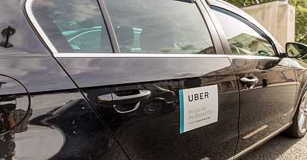 FRIENDLY CAR THIEF FIST BUMPS PASSENGER AFTER STEALING UBER VEHICLE IN BIRMINGHAM