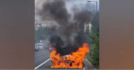 HERO VAN DRIVER RESCUES OBLIVIOUS TAXI PASSENGERS FROM M60 VEHICLE FIRE