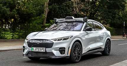 LONDON GEARS UP FOR ROBOTAXI REVOLUTION AS UBER ANNOUNCES SELF DRIVING TRIALS NEXT SPRING