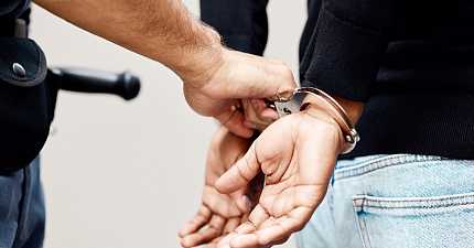 CABBIE ARRESTED ON DRUGS CHARGES AFTER POLICE PURSUIT IN ST HELENS