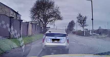 TWO ARRESTED IN ACCRINGTON ON DRUGS CHARGES AFTER POLICE STOP SUSPICIOUS PHV