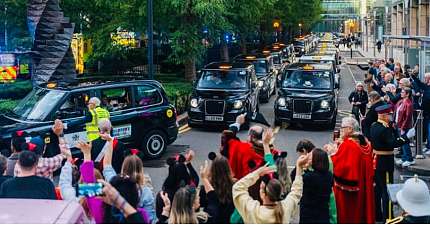 A GREAT SEND OFF FOR THE MAGICAL TAXI TOUR WHICH IS NOW IN ITS 30TH YEAR