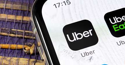 BLACKBURN AND PENDLE CABBIES SIGN UP IN DROVES AS UBER LAUNCHES LOCALLY