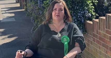 DISABLED LEWISHAM COUNCILLOR HAD TO PUSH HERSELF HOME IN 30C HEAT AFTER TAXI SCHEME FAILED