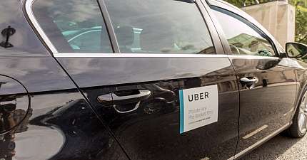 FRIENDLY CAR THIEF FIST BUMPS PASSENGER AFTER STEALING UBER VEHICLE IN BIRMINGHAM