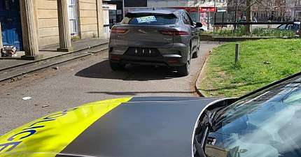 JAGUAR TAXI DRIVER TAKING FARES IN SWINDON WITHOUT INSURANCE CAUGHT AND ARRESTED