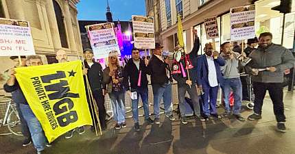 LONDON PRIVATE HIRE DRIVERS DISRUPT TFL GALA IN PROTEST AGAINST DRIVERLESS CARS
