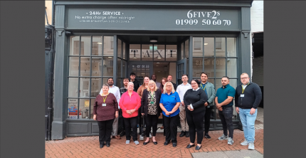 COUNCIL AND TAXI FIRM WORKING TOGETHER TO RECRUIT NEW DRIVERS TO THE TOWN