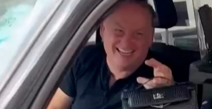 HONEST LONDON CABBIE RETURNS 100000 HERMES HANDBAG TO GRATEFUL OWNER