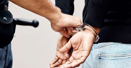 CABBIE ARRESTED ON DRUGS CHARGES AFTER POLICE PURSUIT IN ST HELENS