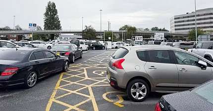 UTTER CHAOS AT MANCHESTER AIRPORT AS BARRIER ISSUE CAUSES HOUR LONG QUEUES