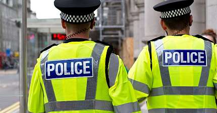 WOMAN ASSISTS POLICE AFTER ALLEGED RACIAL ABUSE AND ASSAULT OF BOURNEMOUTH CABBIE